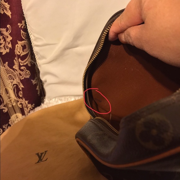 Louis Vuitton Blois crossbody bag - Picture 4 of 8